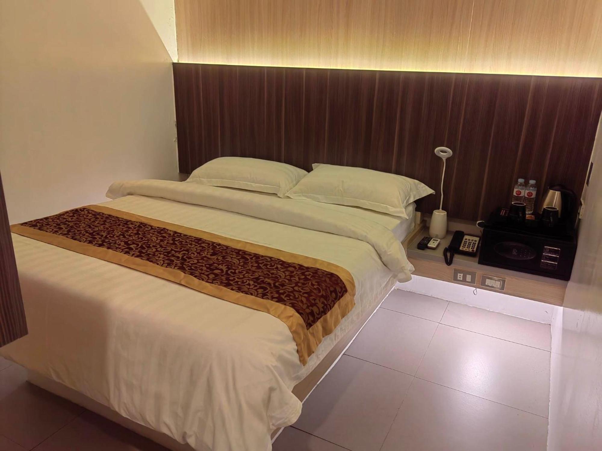 Kojo Hotel Tagum Екстер'єр фото