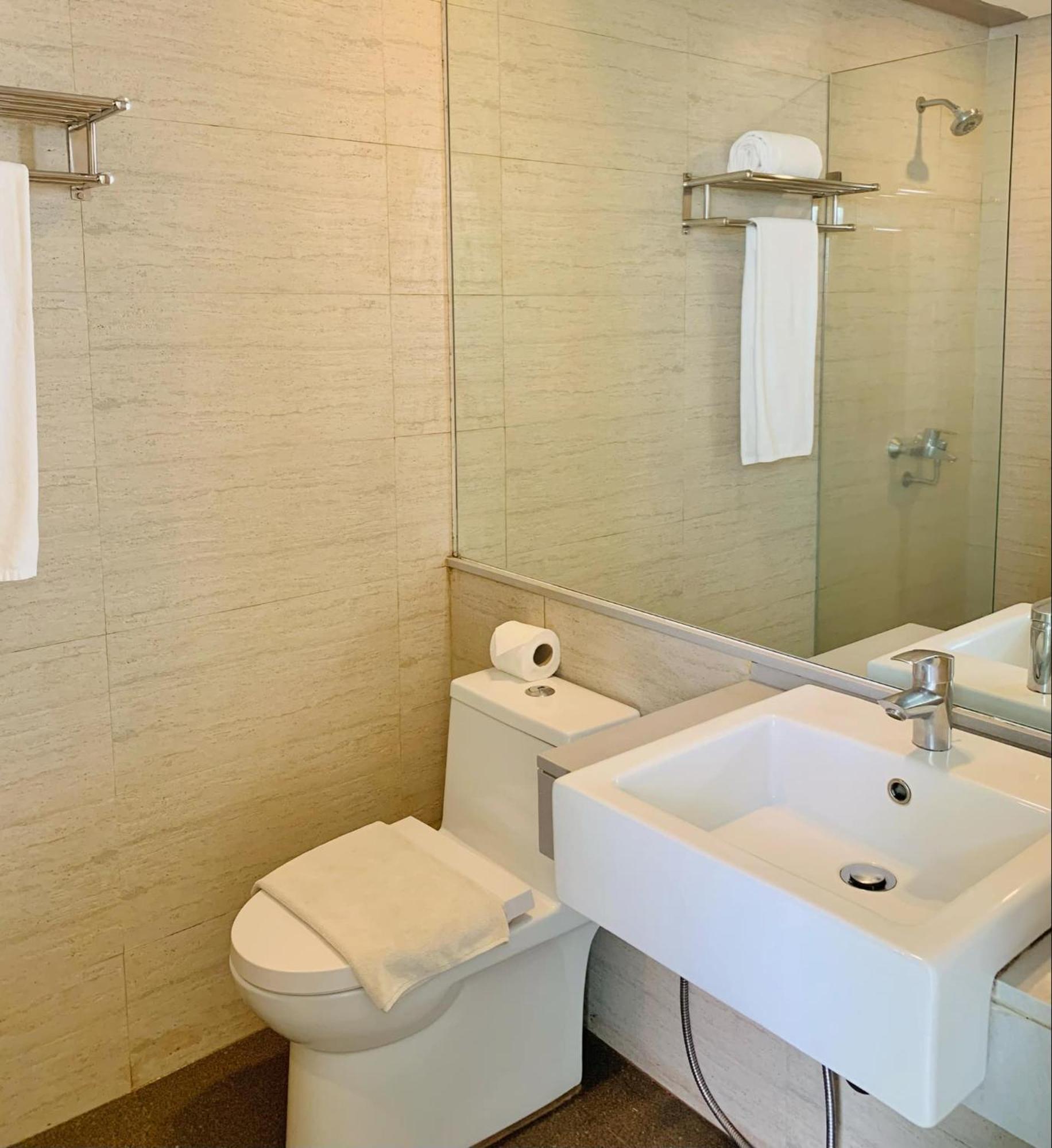 Kojo Hotel Tagum Екстер'єр фото